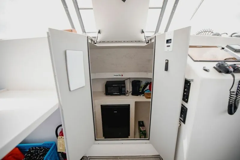 Slide: The Image of Newton 36' Dive Special 2019 - 7465743