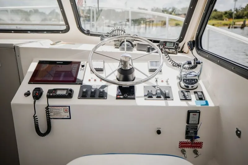 Slide: The Image of Newton 36' Dive Special 2019 - 7465745