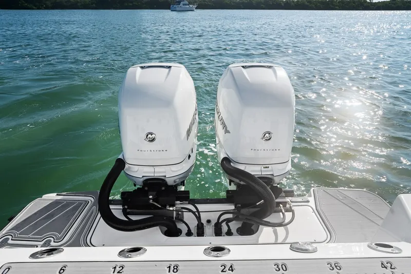 Slide: The Image of Twin Mercury L6 Verado 400hp - 7465953