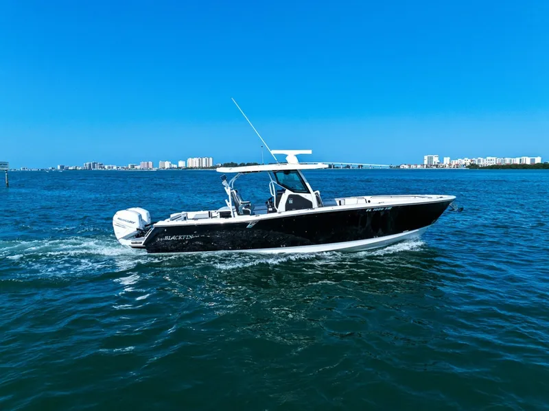 Slide: The Image of Blackfin 332 cc 2023 - 7466003