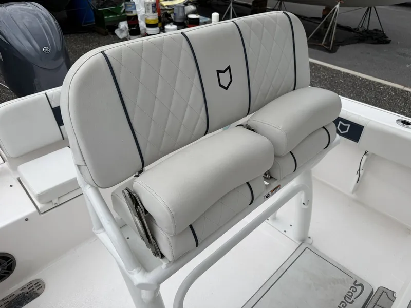 Slide: The Image of Sea Fox 228 Commander 2025 - 7507115