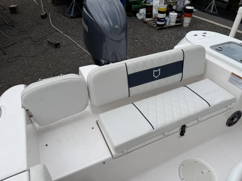 Slide: The Image of Sea Fox 228 Commander 2025 - 7507116