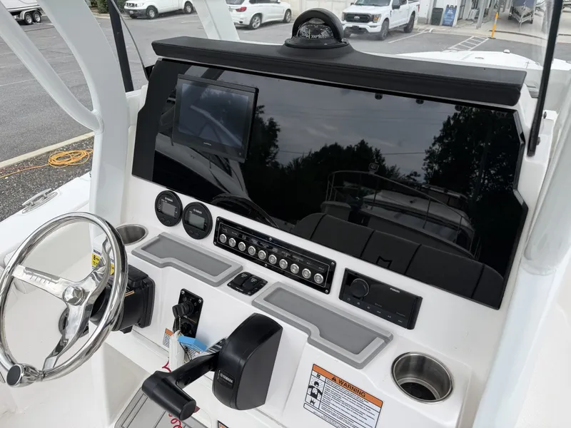Slide: The Image of Sea Fox 228 Commander 2025 - 7507107