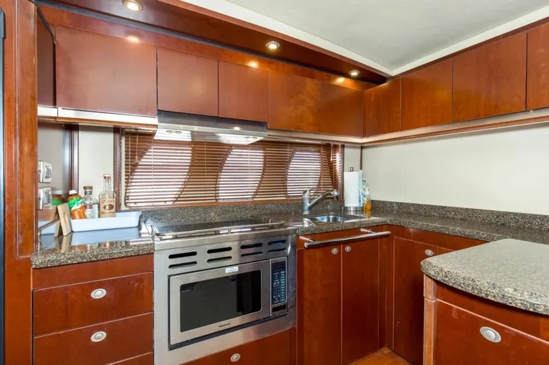 Slide: The Image of Sea Ray 48 Sundancer 2006 - 7466030
