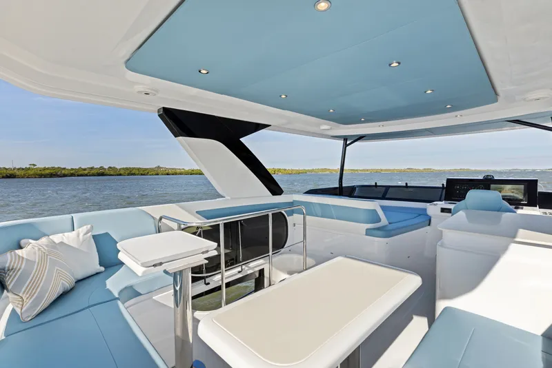 Slide: The Image of Cruisers 50 FLY 2027 - 7466112