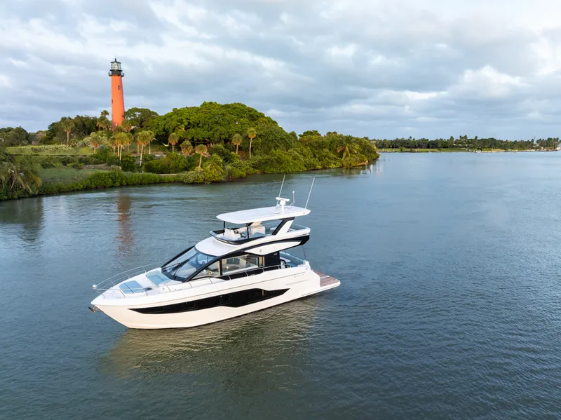 Slide: The Image of Cruisers 50 FLY 2027 - 7466101