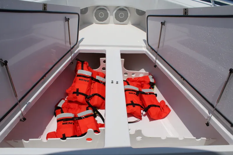 Slide: The Image of Venture 34 - SHIPSEA - Bow Storage 2009 Venture 34 Open - SHIPSEA - 7466865