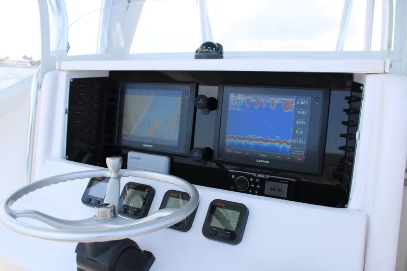 Slide: The Image of Venture 34 - SHIPSEA - Helm Station 2009 Venture 34 Open - SHIPSEA - 7466854