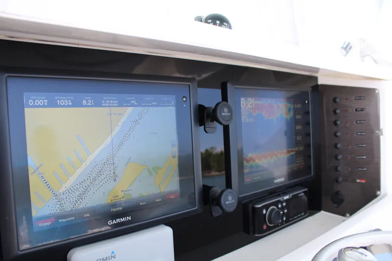 Slide: The Image of Venture 34 - SHIPSEA - Helm Station 2009 Venture 34 Open - SHIPSEA - 7466856
