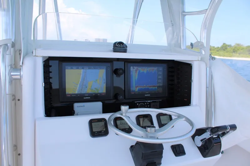 Slide: The Image of Venture 34 - SHIPSEA - Helm Station 2009 Venture 34 Open - SHIPSEA - 7466853