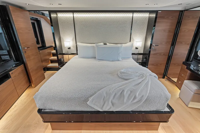 Slide: The Image of Absolute Navetta 75 2023 - 7468083