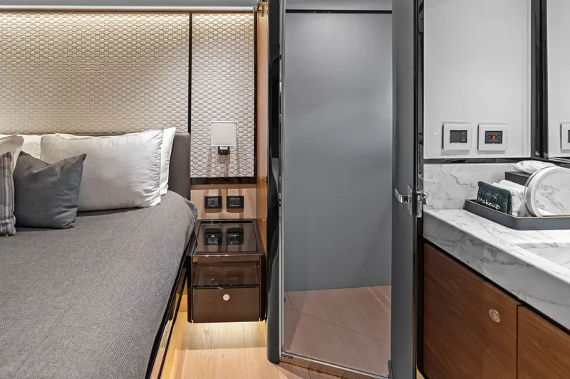 Slide: The Image of Absolute Navetta 75 2023 - 7468097