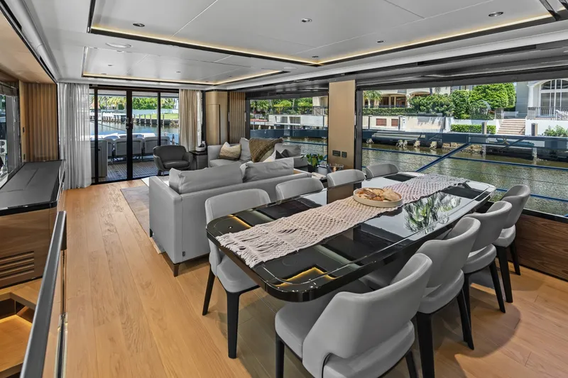 Slide: The Image of Absolute Navetta 75 2023 - 7468189