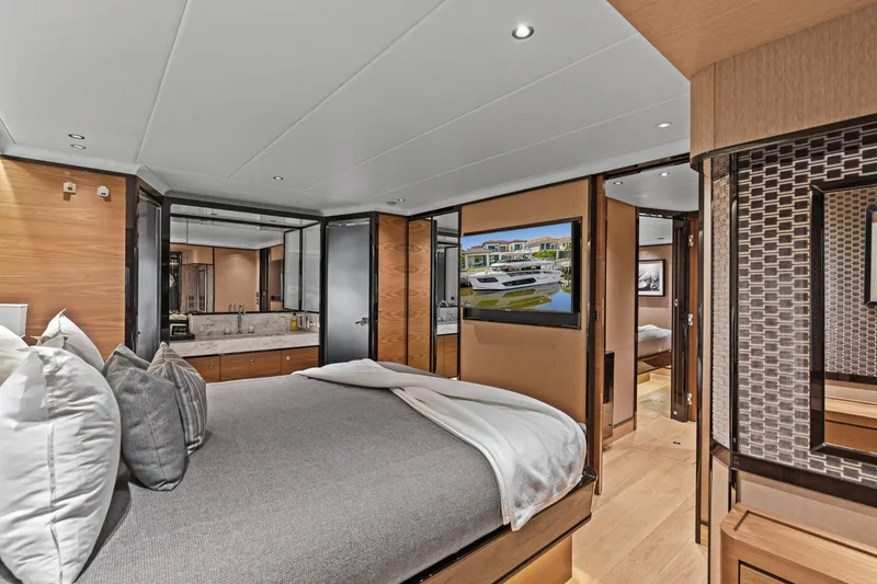Slide: The Image of Absolute Navetta 75 2023 - 7468093