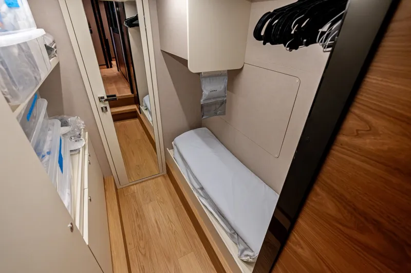 Slide: The Image of Absolute Navetta 75 2023 - 7468112
