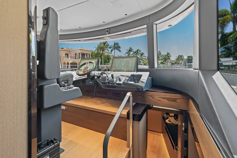 Slide: The Image of Absolute Navetta 75 2023 - 7468178