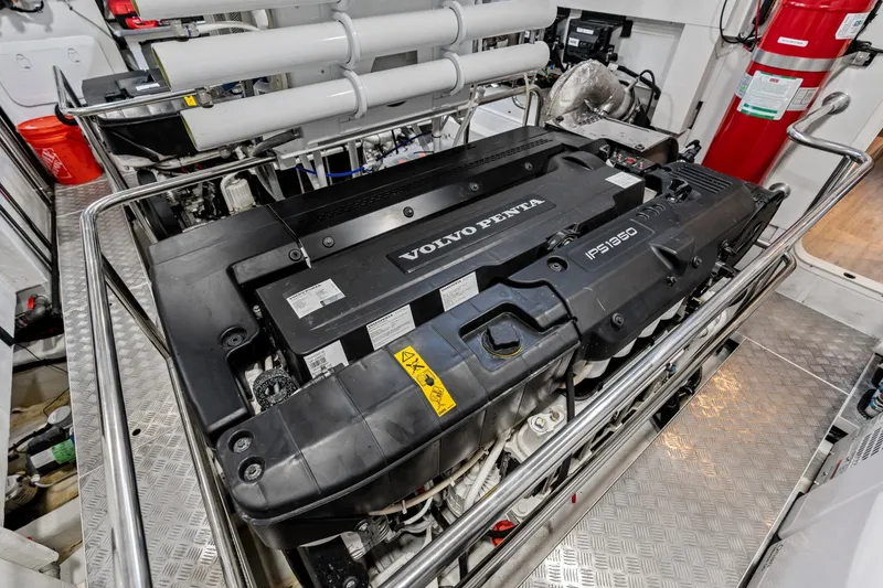 Slide: The Image of Absolute Navetta 75 2023 - 7468165