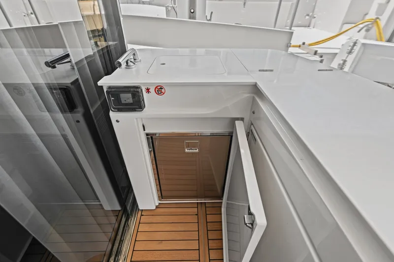 Slide: The Image of Absolute Navetta 75 2023 - 7468155