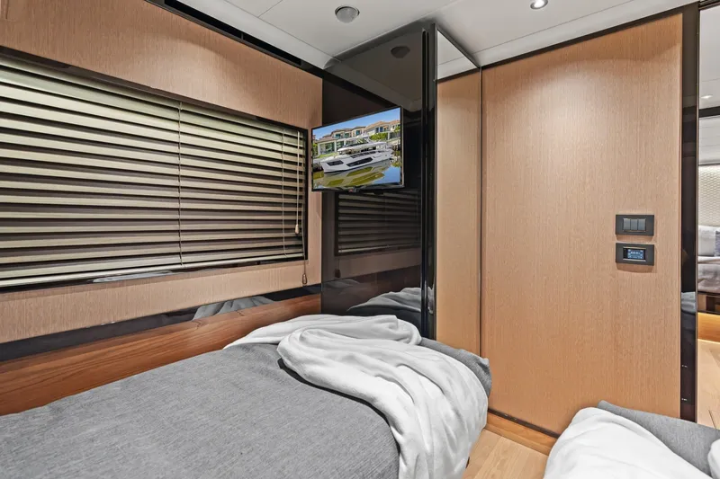 Slide: The Image of Absolute Navetta 75 2023 - 7468116