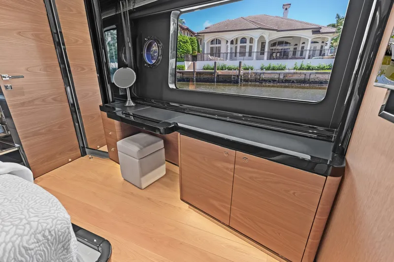 Slide: The Image of Absolute Navetta 75 2023 - 7468081