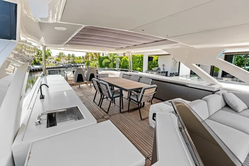 Slide: The Image of Absolute Navetta 75 2023 - 7468125