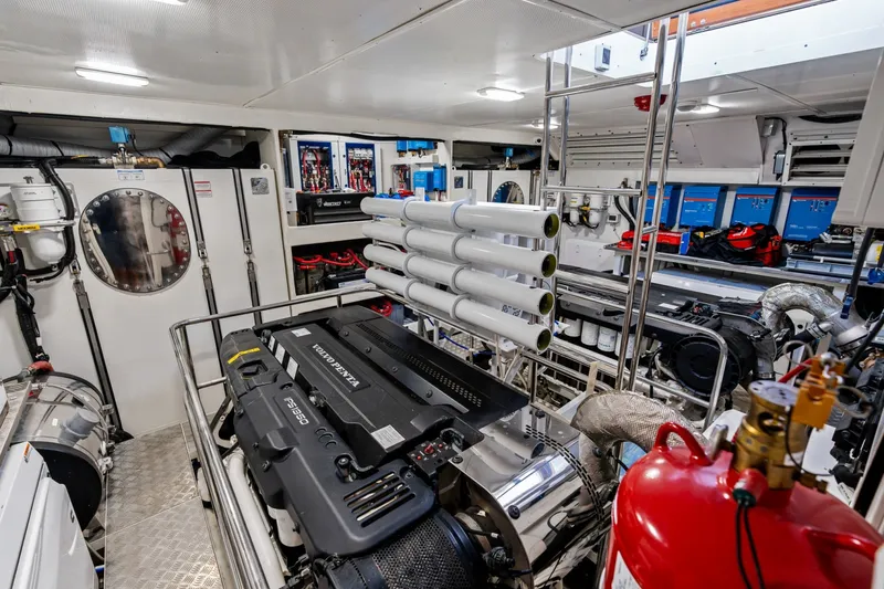 Slide: The Image of Absolute Navetta 75 2023 - 7468162