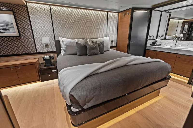 Slide: The Image of Absolute Navetta 75 2023 - 7468102