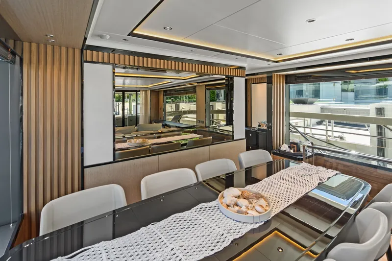 Slide: The Image of Absolute Navetta 75 2023 - 7468185