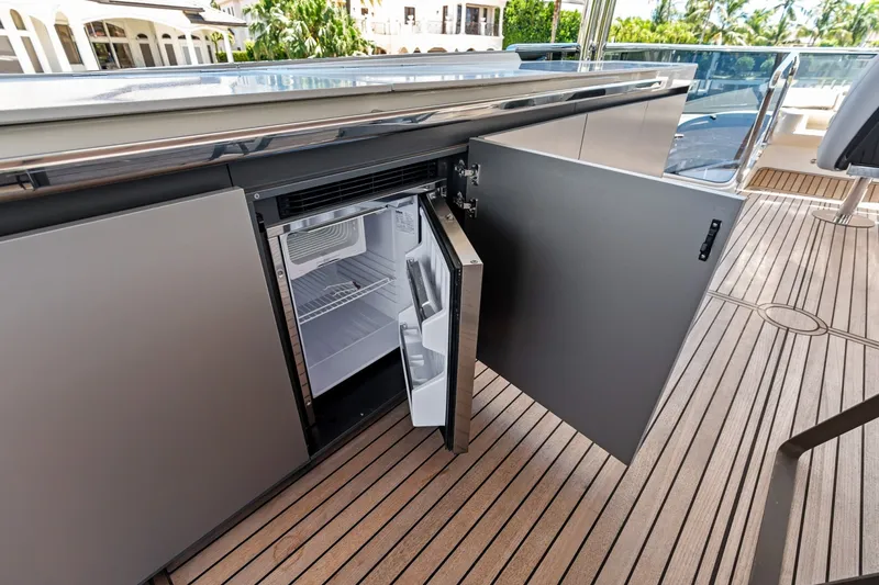 Slide: The Image of Absolute Navetta 75 2023 - 7468129