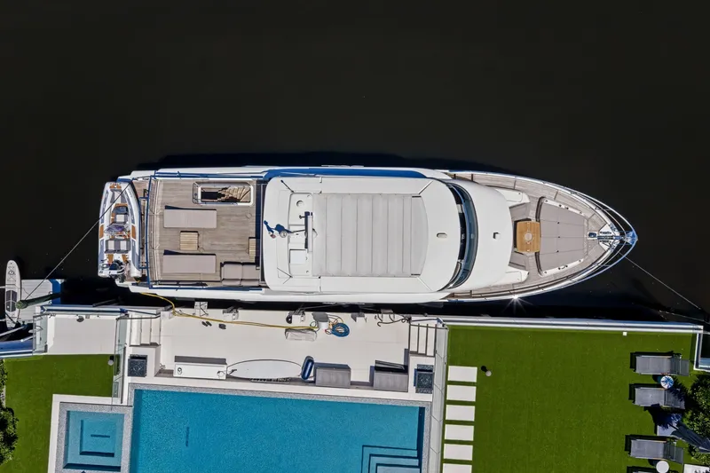 Slide: The Image of Absolute Navetta 75 2023 - 7468067