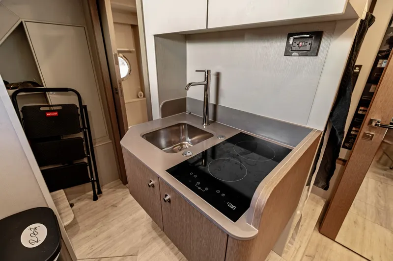 Slide: The Image of Absolute Navetta 75 2023 - 7468177