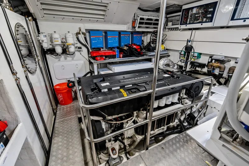 Slide: The Image of Absolute Navetta 75 2023 - 7468164
