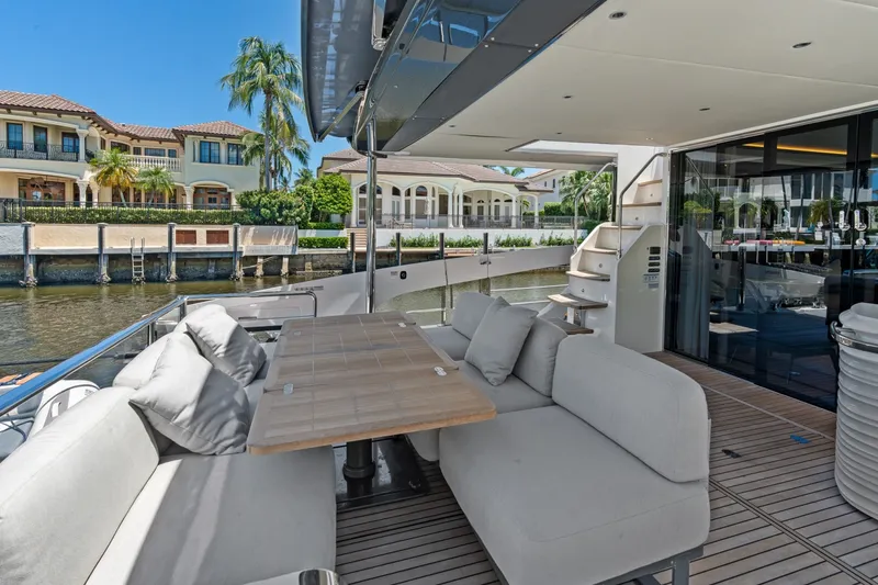 Slide: The Image of Absolute Navetta 75 2023 - 7468158