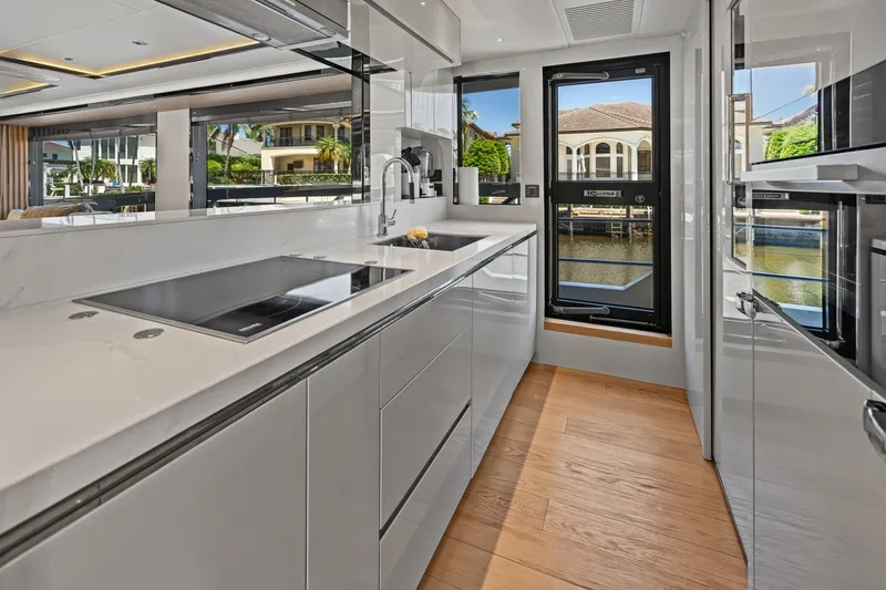Slide: The Image of Absolute Navetta 75 2023 - 7468183