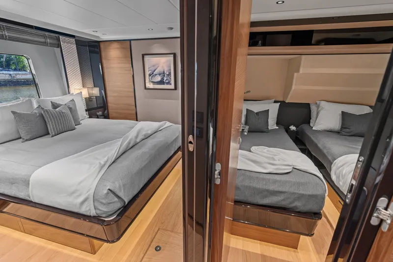Slide: The Image of Absolute Navetta 75 2023 - 7468114