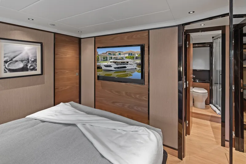 Slide: The Image of Absolute Navetta 75 2023 - 7468106