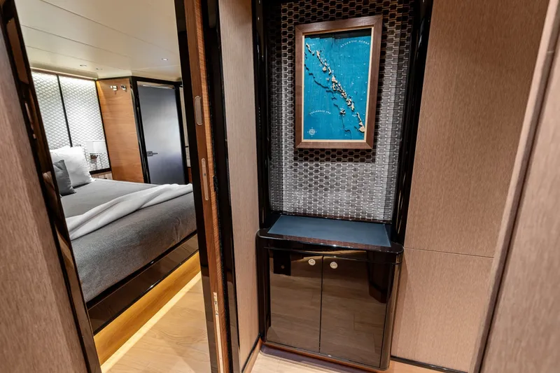 Slide: The Image of Absolute Navetta 75 2023 - 7468091
