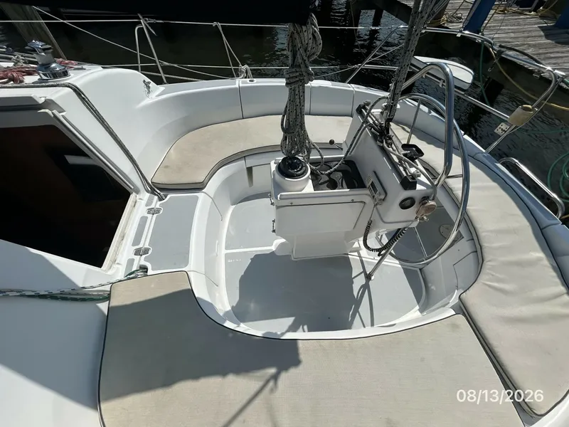 Slide: The Image of Hunter 336 cockpit starboard - 7467300