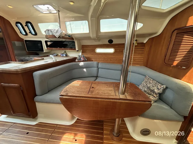 Slide: The Image of Hunter 336 salon port - 7467322