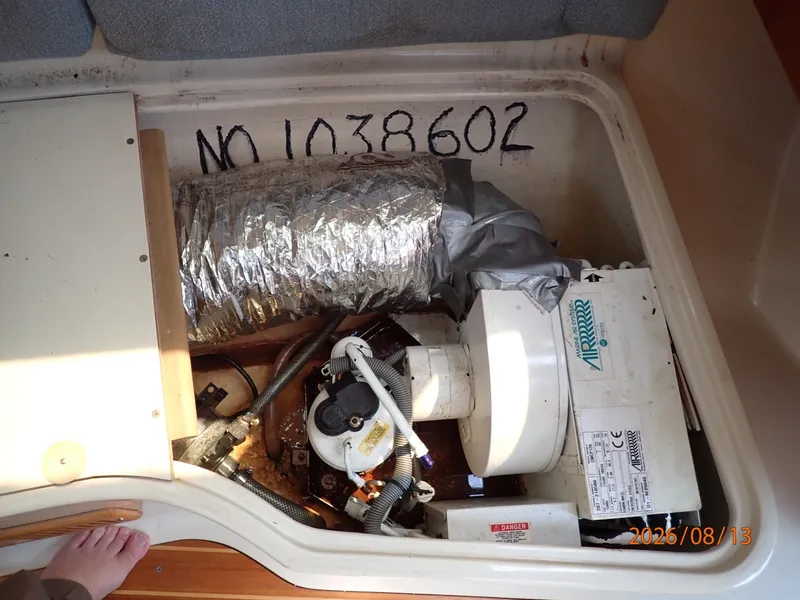 Slide: The Image of Hunter 336 air conditioning system - 7467277