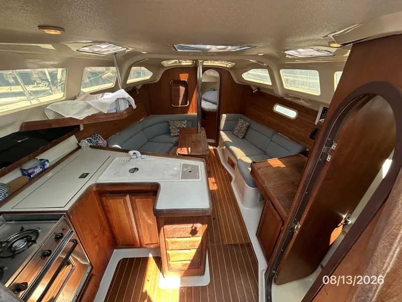 Slide: The Image of Hunter 336 salon forward - 7467321
