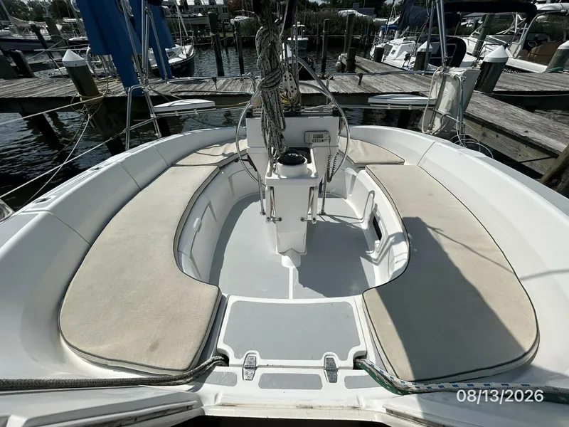 Slide: The Image of Hunter 336 cockpit aft - 7467292