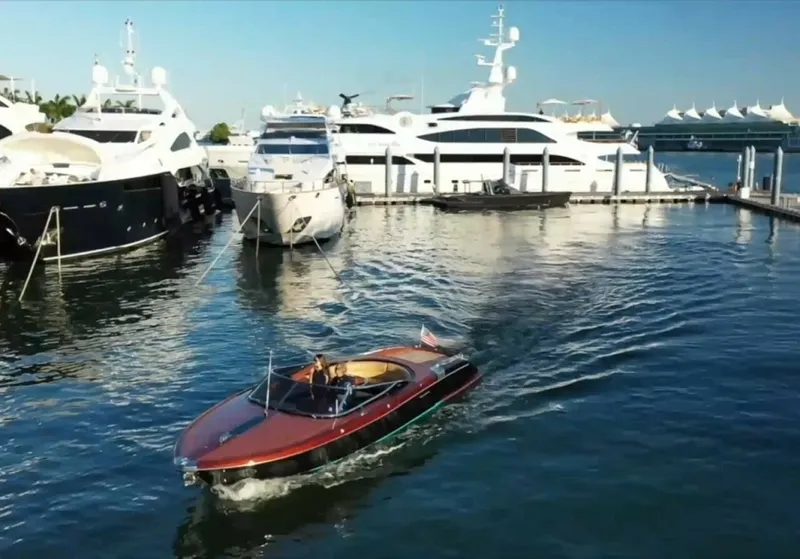 Slide: The Image of Riva 33 Aquariva 2009 - 7509354