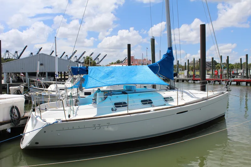 Slide: The Image of Beneteau First 33.7 2000 - 7467803