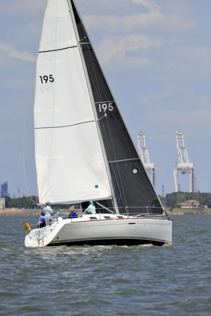 The Image of Beneteau First 33.7 2000 - 7511929
