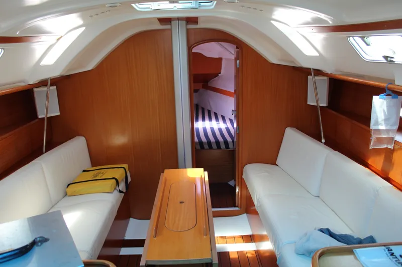 Slide: The Image of Beneteau First 33.7 2000 - 7467818