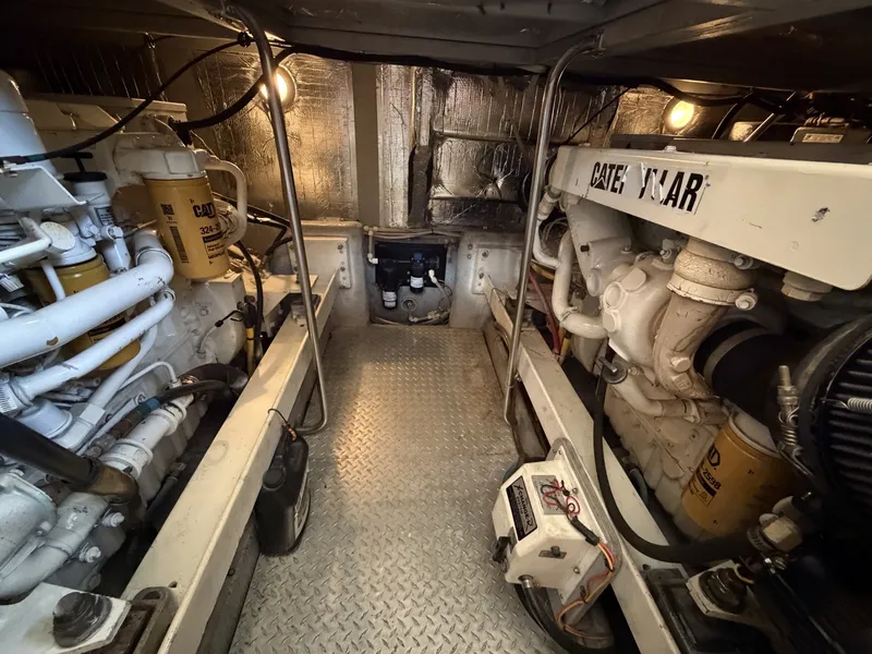Slide: The Image of Silverton 43 Motor Yacht 2002 - 7507581