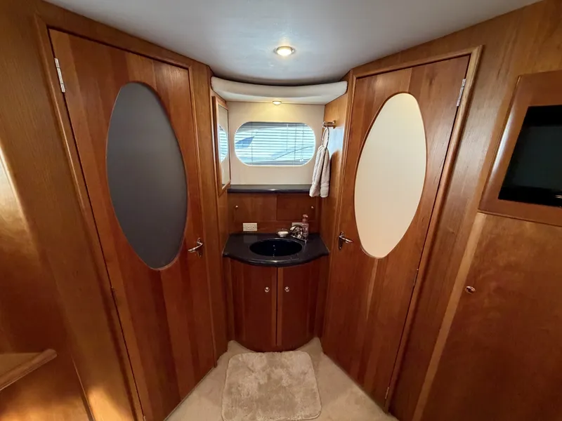 Slide: The Image of Silverton 43 Motor Yacht 2002 - 7468216