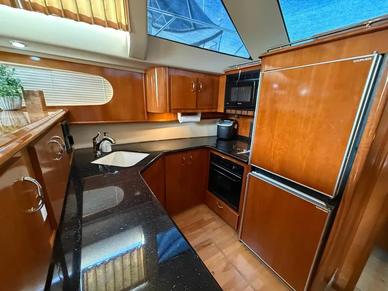 Slide: The Image of Carver Yachts 46 2003 - 7468526