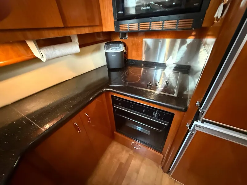 Slide: The Image of Carver Yachts 46 2003 - 7468525